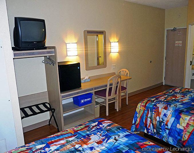 Motel 6-Whitby, On - Toronto East Екстериор снимка