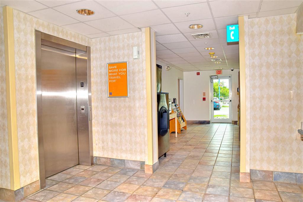 Motel 6-Whitby, On - Toronto East Интериор снимка
