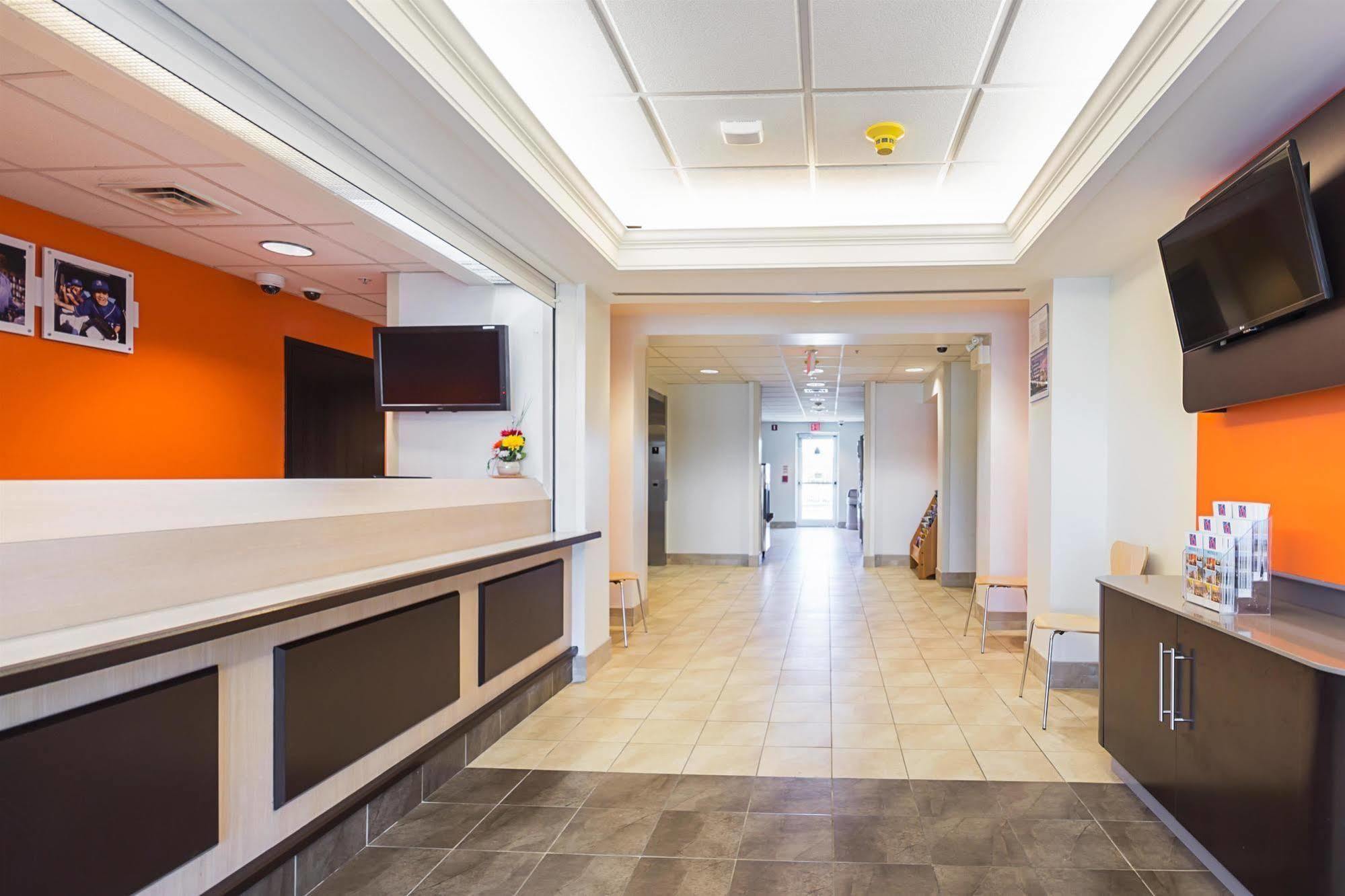 Motel 6-Whitby, On - Toronto East Екстериор снимка
