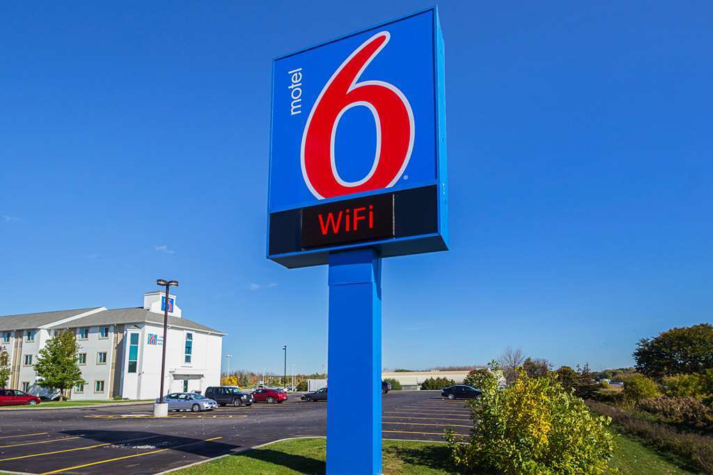 Motel 6-Whitby, On - Toronto East Екстериор снимка